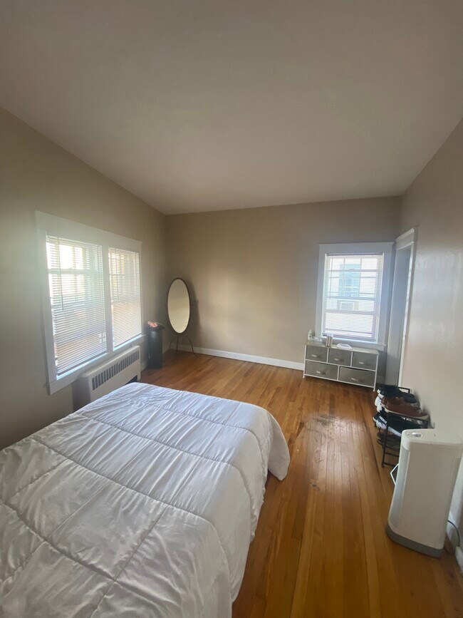 Building Photo - 107 Bellevue Ave