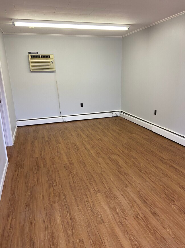 Building Photo - 11 LLC-110 Sailly Avenue