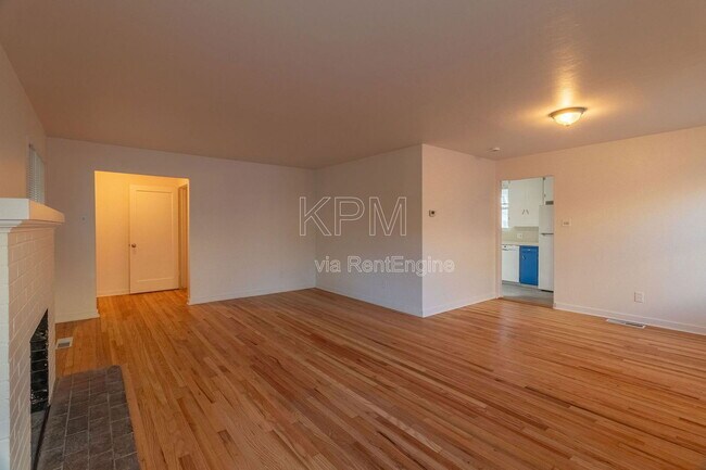 Building Photo - 1749 Christina Ave