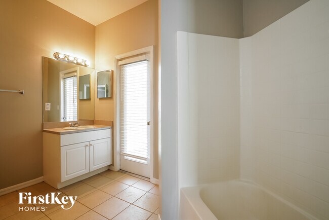 Building Photo - 1817 NW 15th Terrace