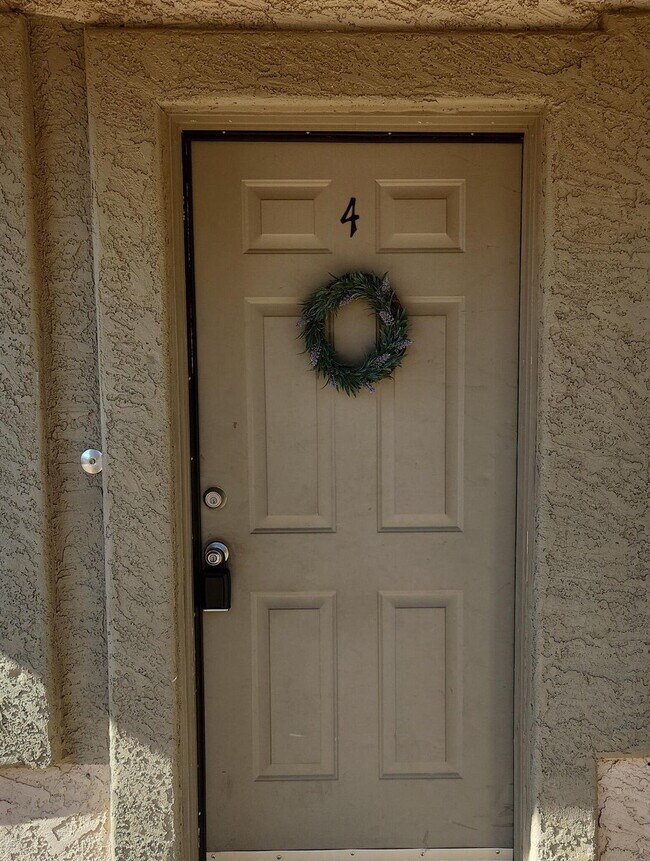 Primary Photo - MARVELOUS TWO BEDROOMS AND ONE BATHROOM AV...