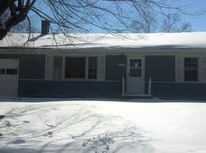 Building Photo - 5705 E 97th Terr