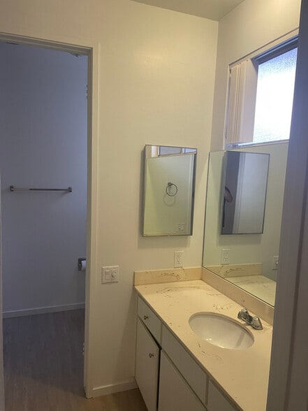 Building Photo - 1840 Fairburn Ave