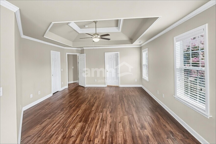 Building Photo - 5000 Idaho Dr