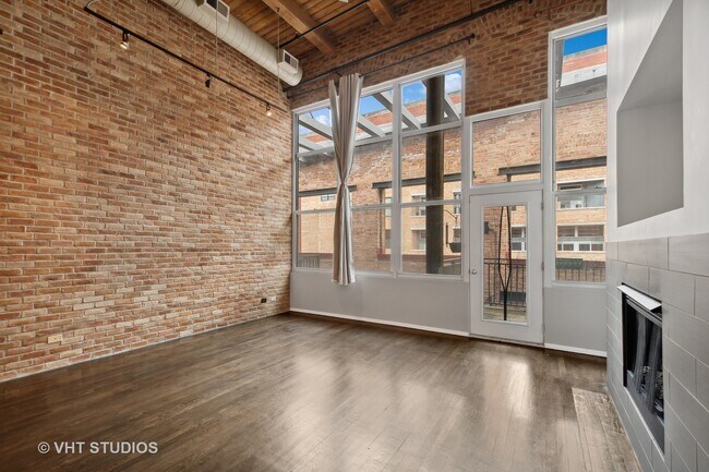 Building Photo - 1000 W Washington Blvd