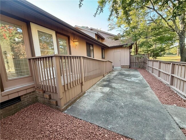 Building Photo - 6722 Irongate Dr