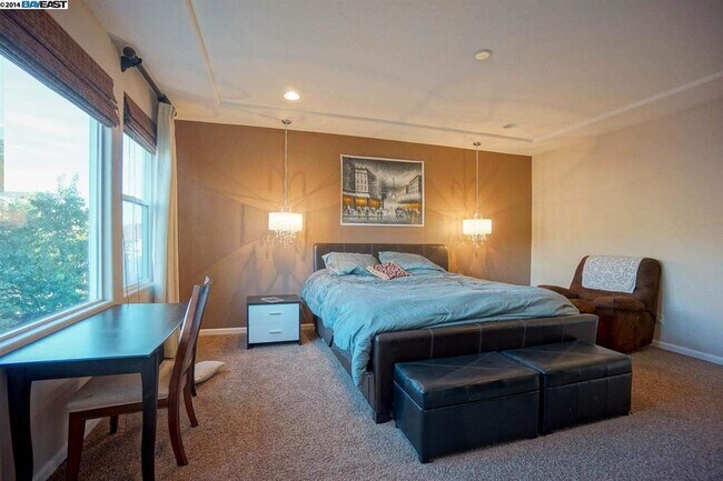 Building Photo - 3200 Spicewood Ln