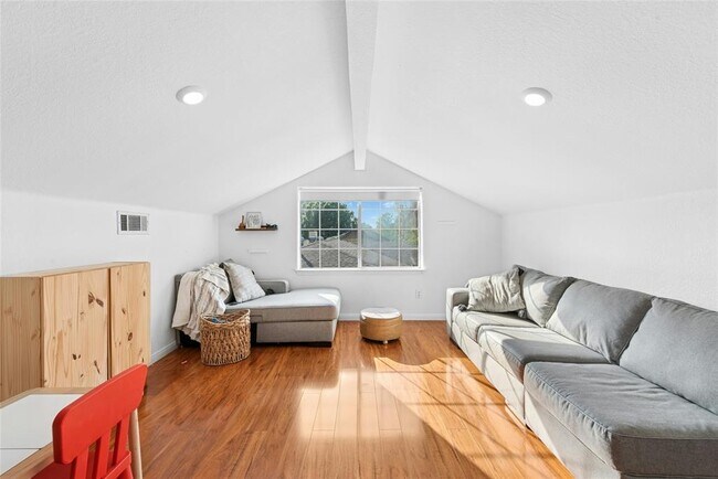 Building Photo - 505 Mairo St