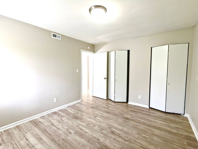 Building Photo - 1707 Rosetta Dr