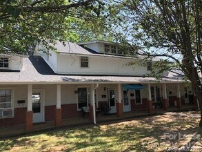 Building Photo - 384 Washington St