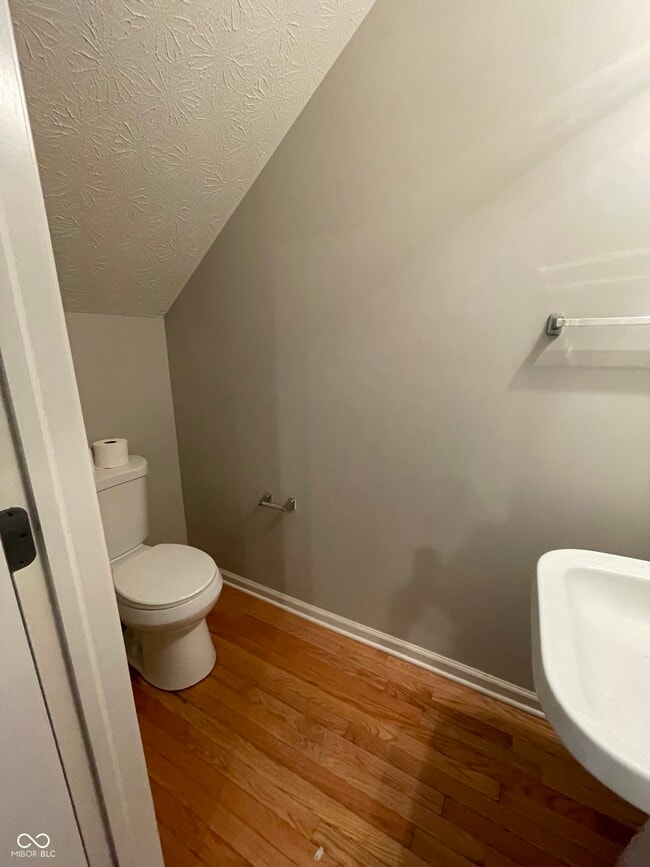 Building Photo - 13869 Willesden Cir