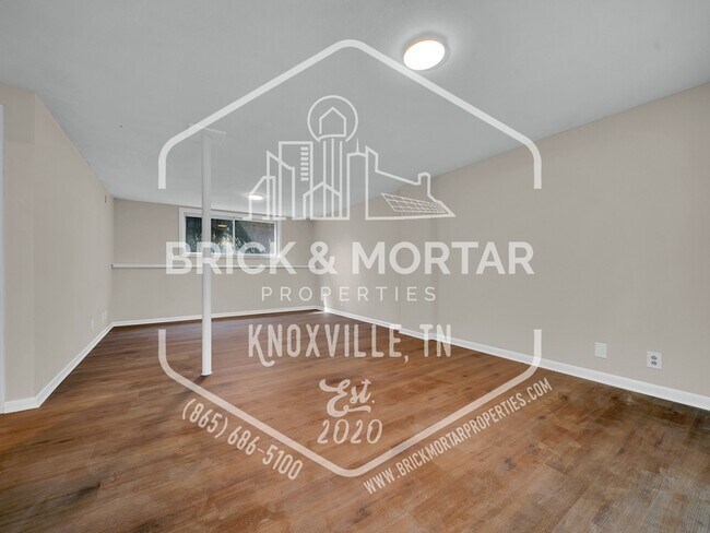 Building Photo - 1903 Huber Ct