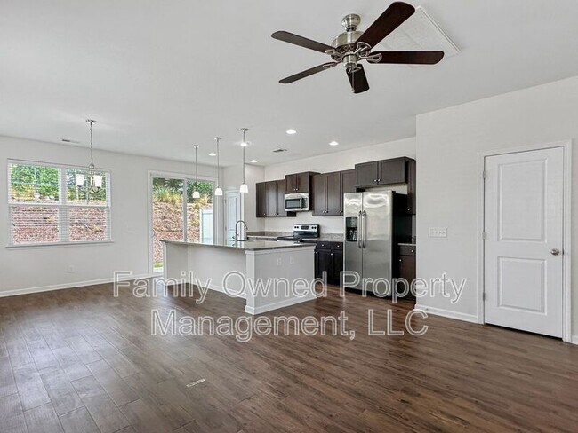 Building Photo - 133 Wild Holly Dr