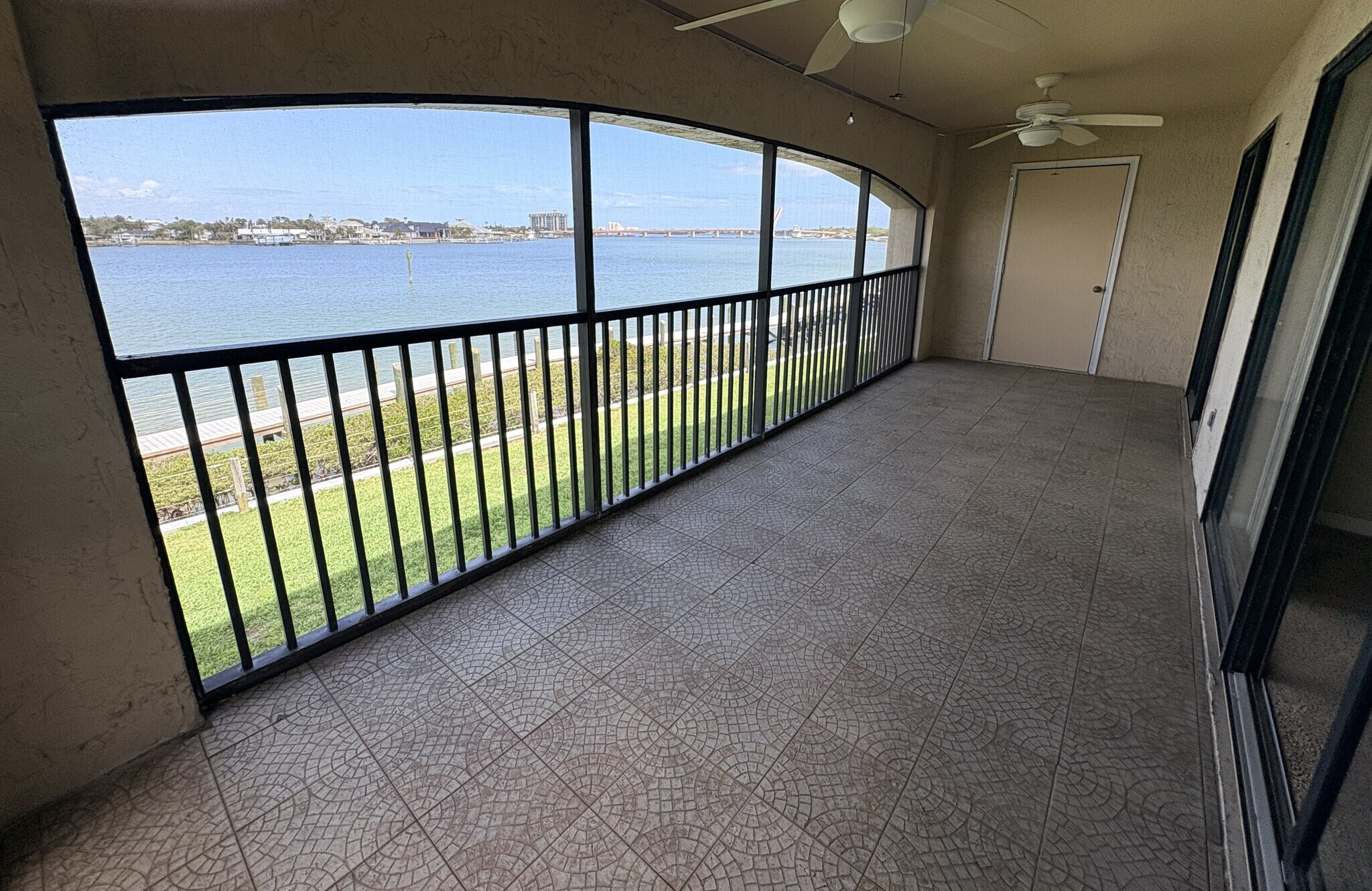 Building Photo - 444 Bouchelle Dr