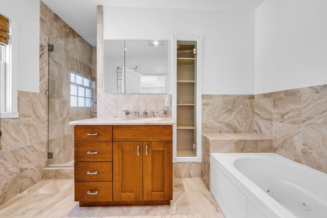 Building Photo - Gorgeous Golden Gate Heights home with gar...