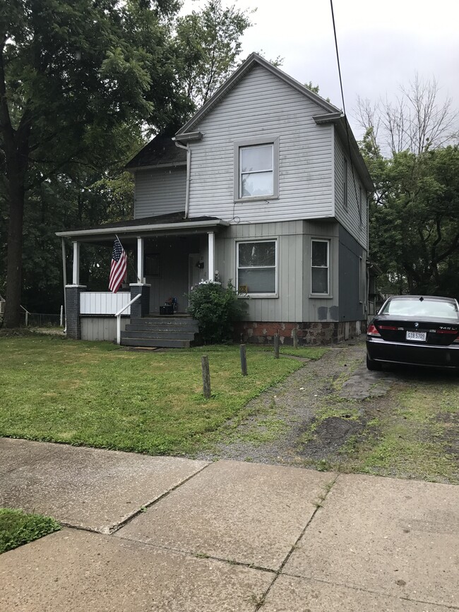 Primary Photo - 273 Belmont St NW