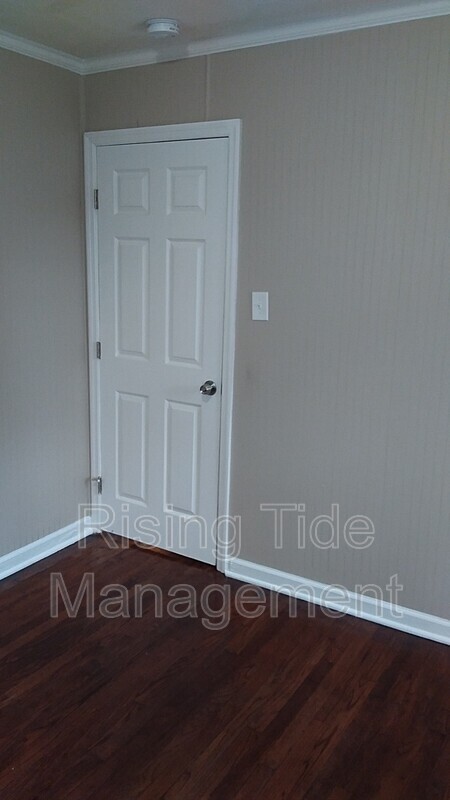 Building Photo - 3905 39th Ct N