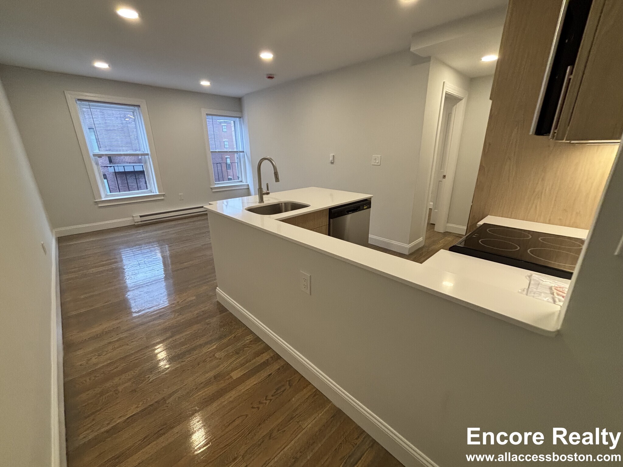 Building Photo - 531 Beacon St