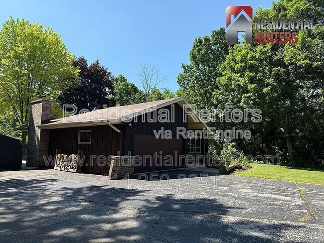Building Photo - 11539 N Parkview Dr