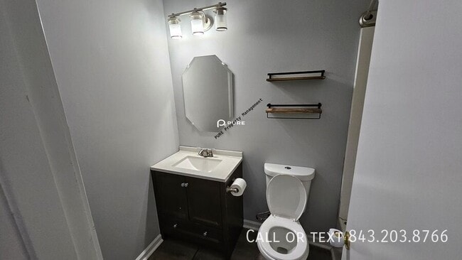 Building Photo - 364 Holly Ave