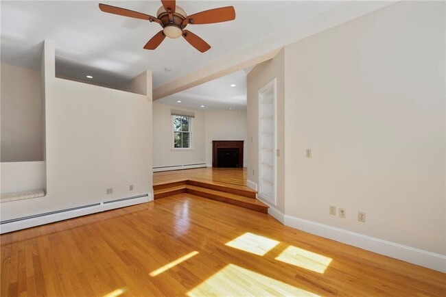 Building Photo - 107 Old Beach Rd