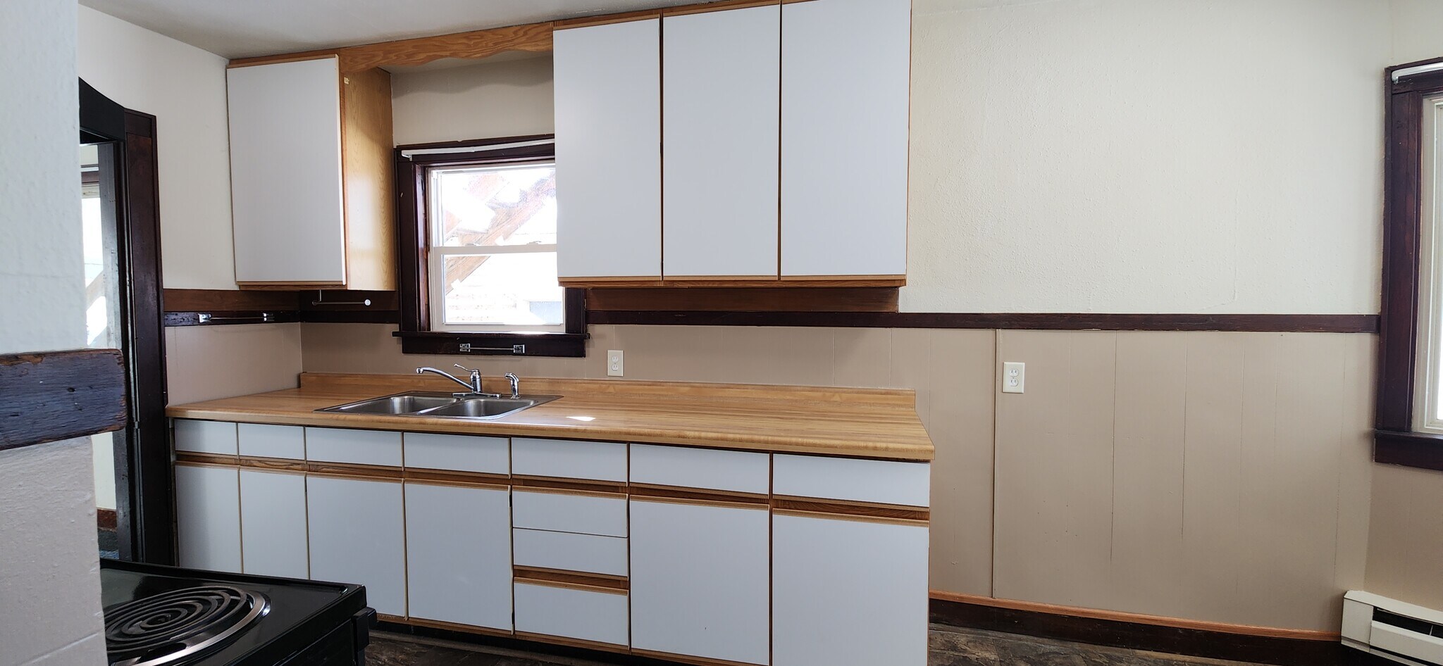 Building Photo - 2238 West Ave S