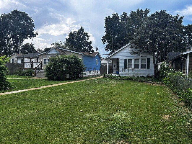 Building Photo - 7026 Bancroft Ave
