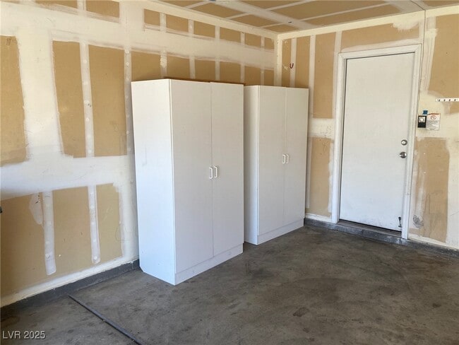 Building Photo - 752 Spotted Eagle St