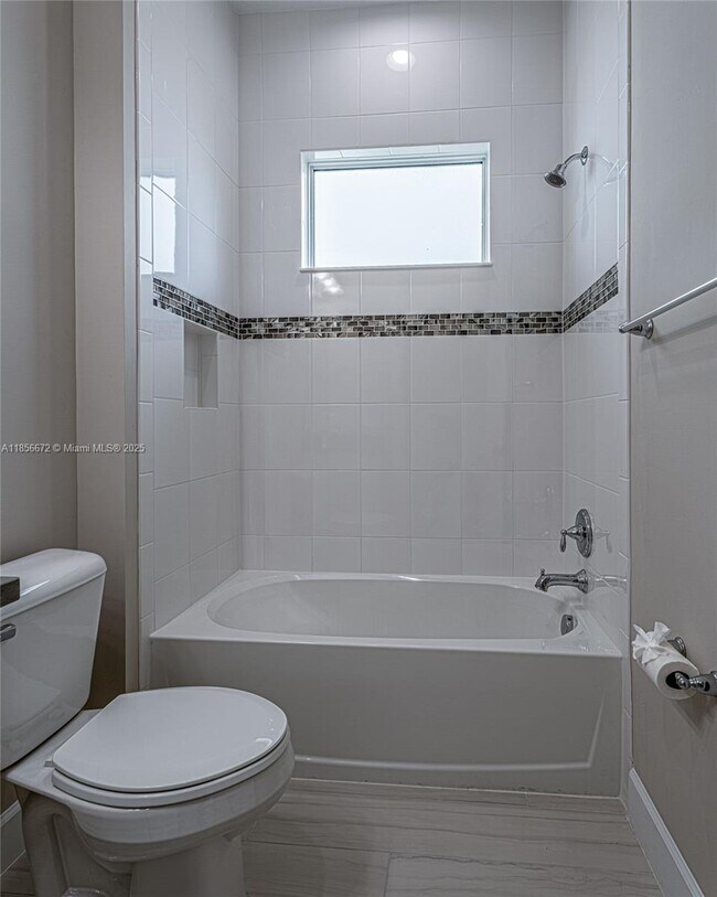Building Photo - 15431 Goldfinch Cir
