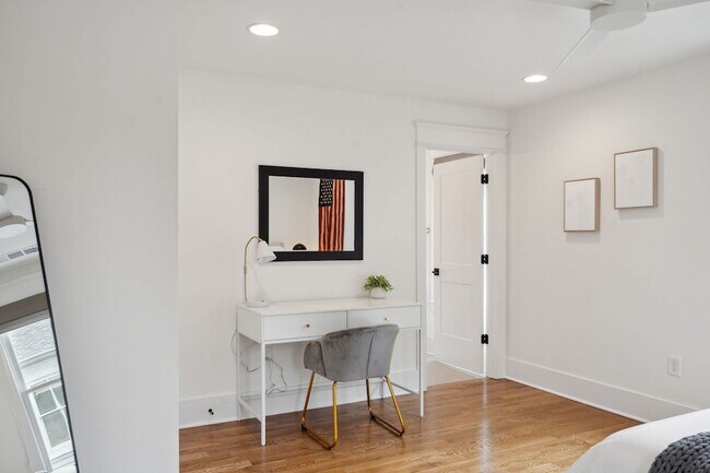 Building Photo - 1226 Adams St