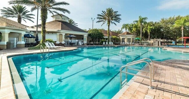 Building Photo - 8212 Fan Palm Way