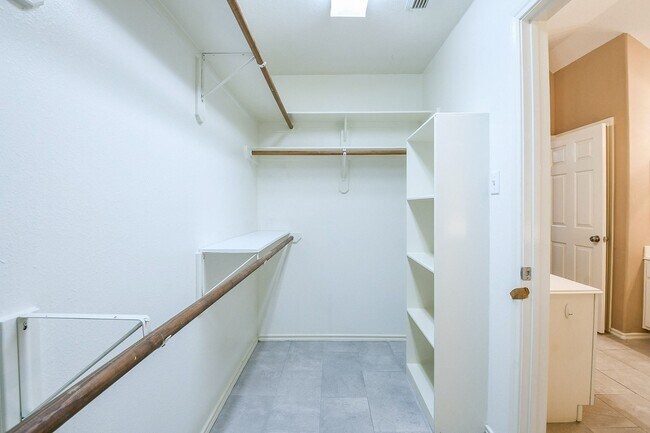 Building Photo - 5104 Big Spring Dr