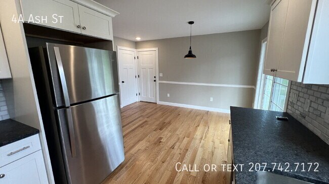 Building Photo - 4A Ash St-