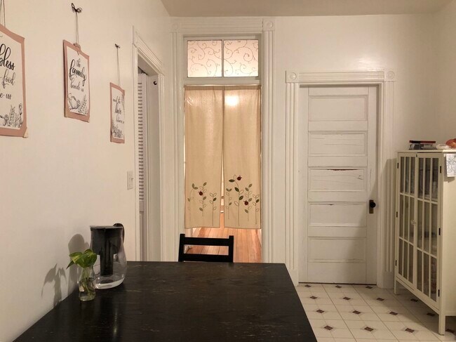 Building Photo - 64 Willow St