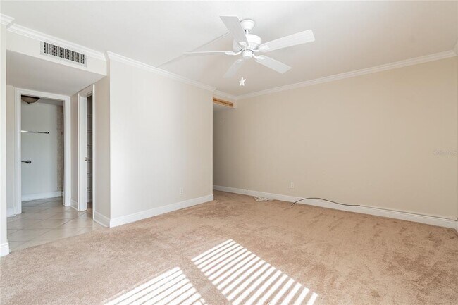 Building Photo - 13618 Greenfield Dr