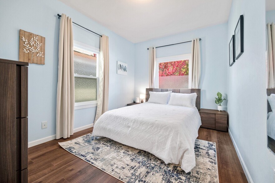 Building Photo - 4116 S Thompson Ave