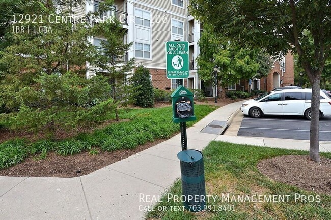 Building Photo - 12921 Centre Park Cir