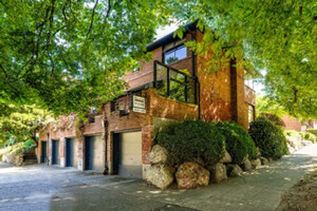 Building Photo - Boylston Court