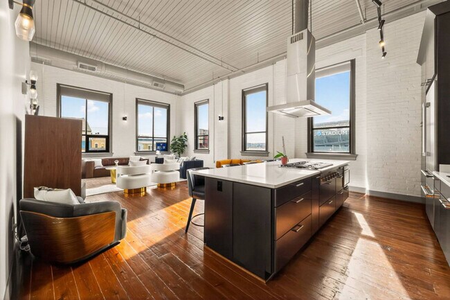 Building Photo - 21 E 15th St