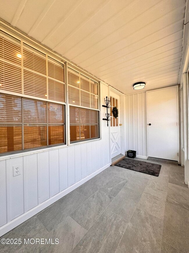 Building Photo - 878 Balmoral Ct