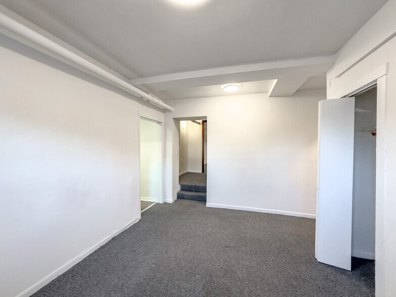 Building Photo - 3024 N Halsted St