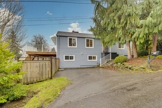 Building Photo - 1703 NE 91st St