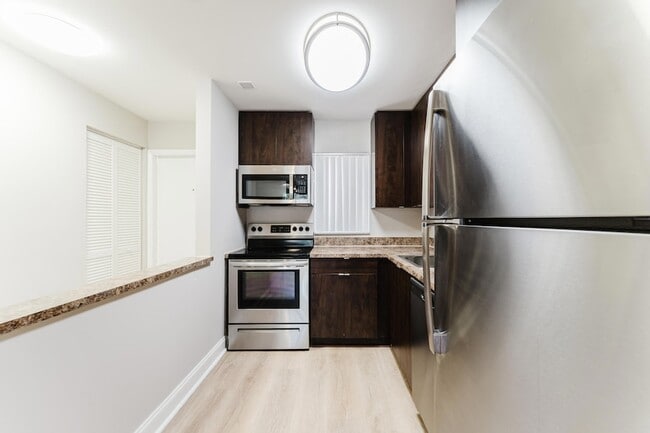 Building Photo - 650 SW 2nd Ave