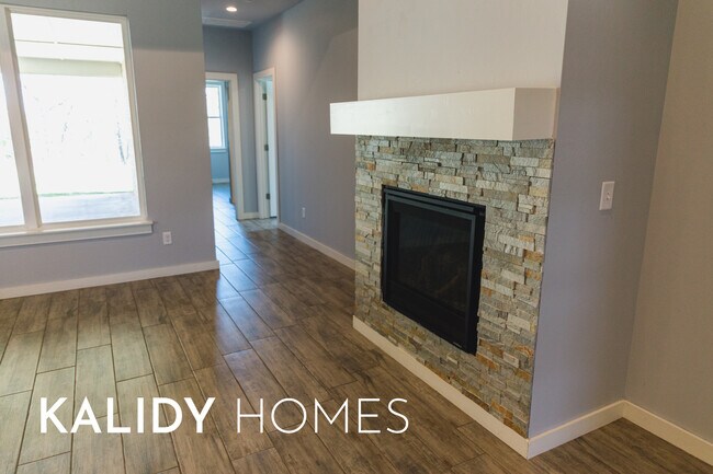 Building Photo - 1796 Salma Rd