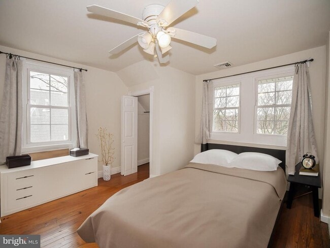 Building Photo - 332 Crown Point Rd