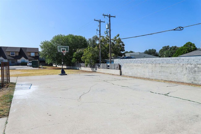 Building Photo - 8710 McPherson Rd