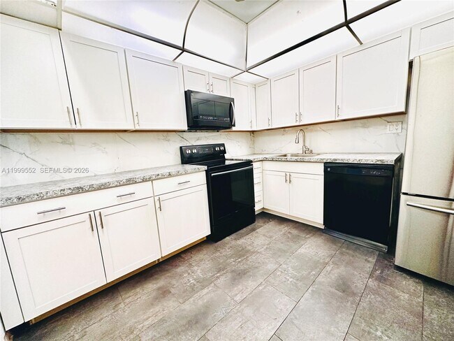 Building Photo - 250 174th St