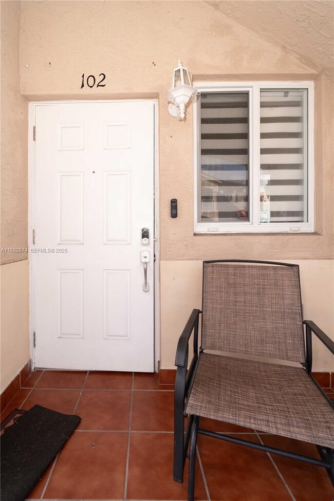 Building Photo - 298 E 3rd St