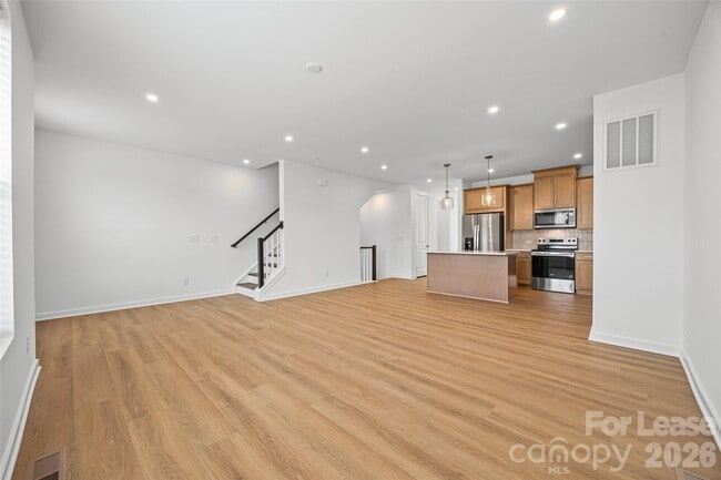 Building Photo - 7216 Westrow Ave