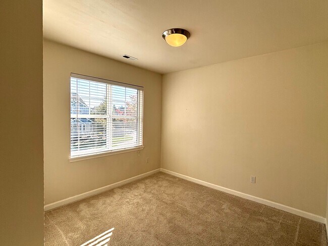 Building Photo - 3621 156th Pl SE